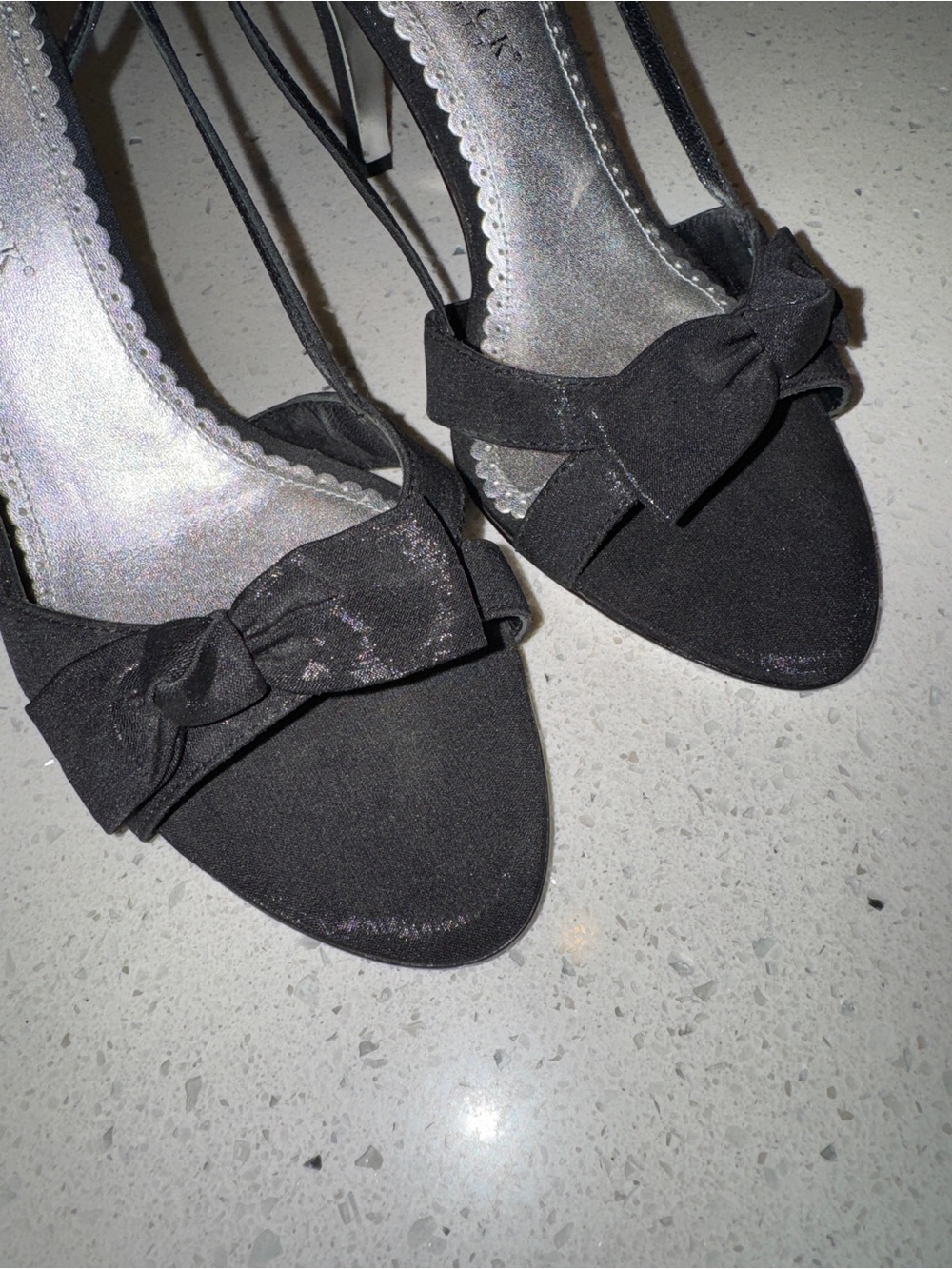 WHBM Bow Pointed Slingback Heels - Picture 2 of 4